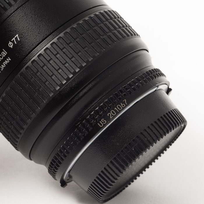 Об'єктив Nikon AF Nikkor 18-35mm f/3.5-4.5D ED