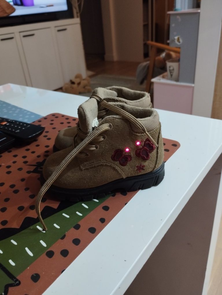 Buty świecące dla dziecka :)