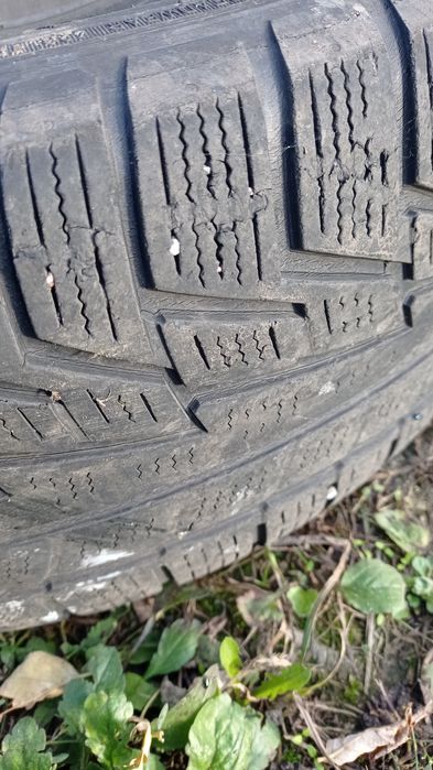 Резина nokian 215/60/16