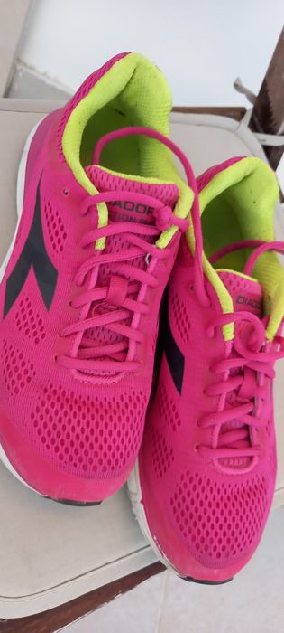 Tenis quase novos nr  39