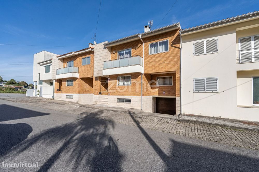 Moradia T4 em Vila Nova Famalicão.