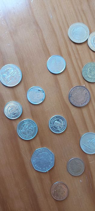 Moedas variadas.