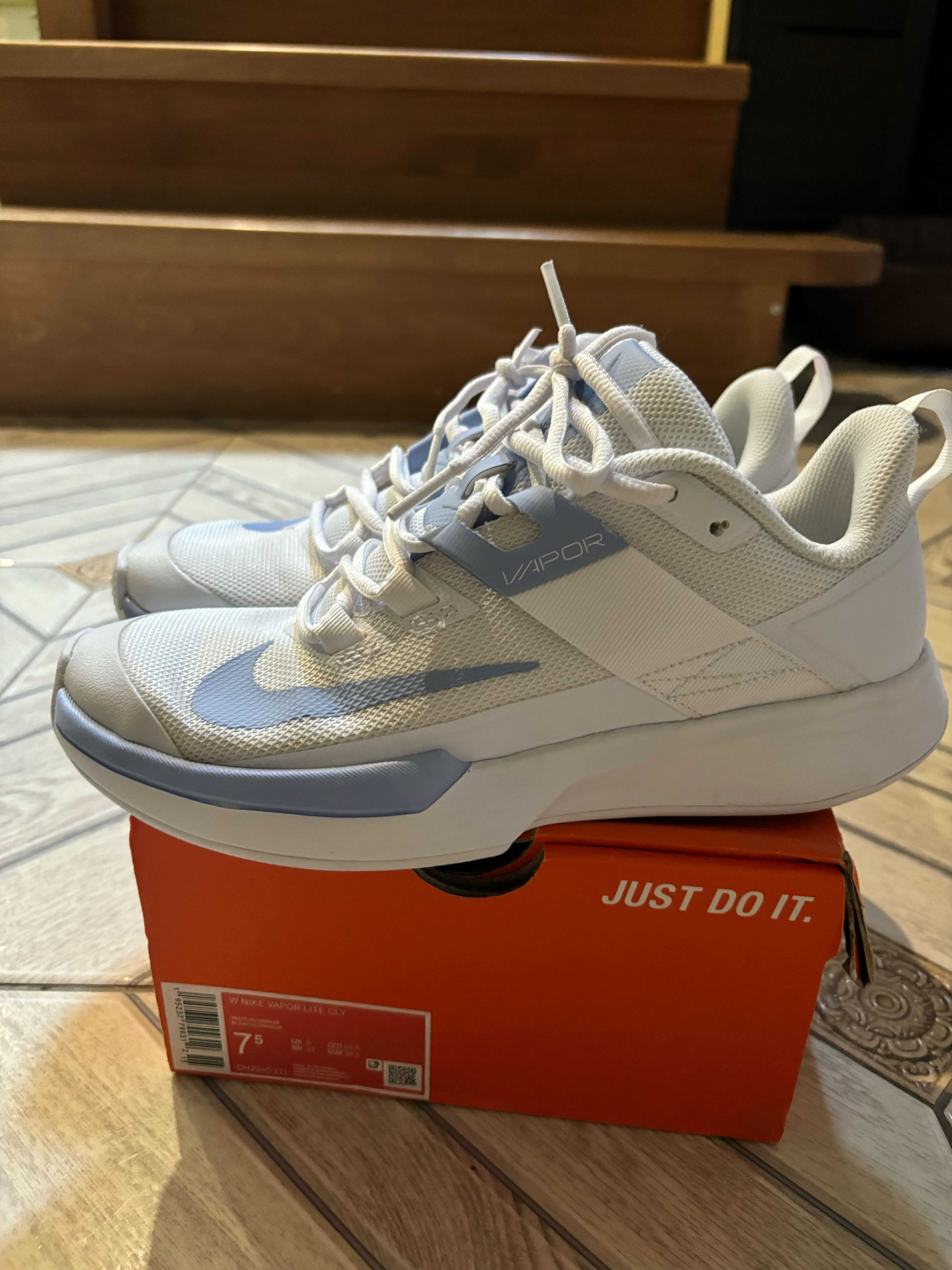 Жіночі кросівки Nike VAPOR LITE US 7.5 (24,5cm)