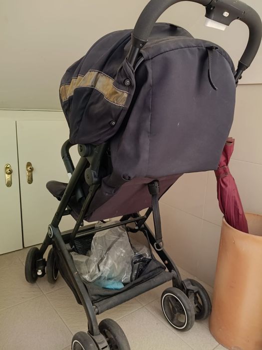 Carrinho de passeio GB Qbit+ usado + capa de proteção

Carrinho de pas