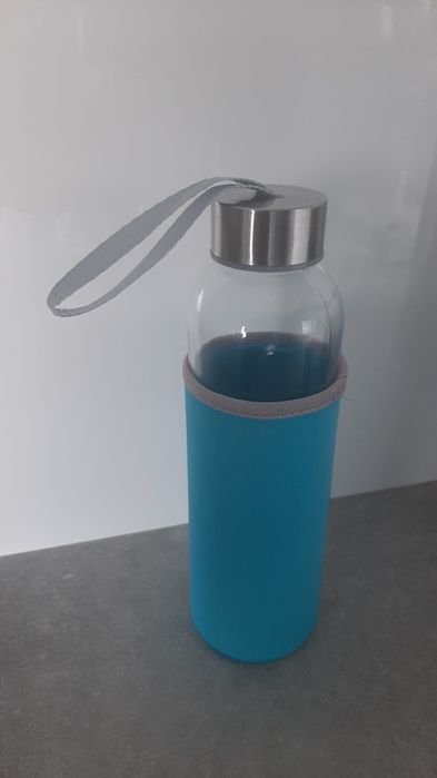 Szklana butelka na wodę 500 ml / 0,5 l / z etui