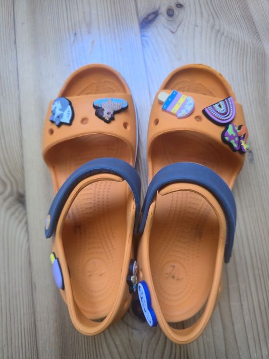 Sandałki Crocs J3