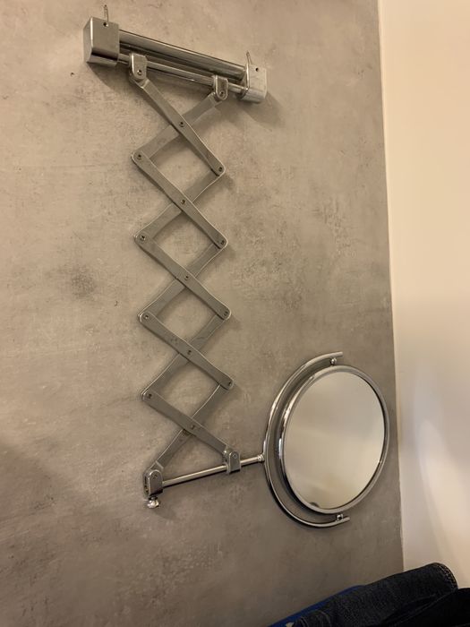 Espelho de aumento extensível