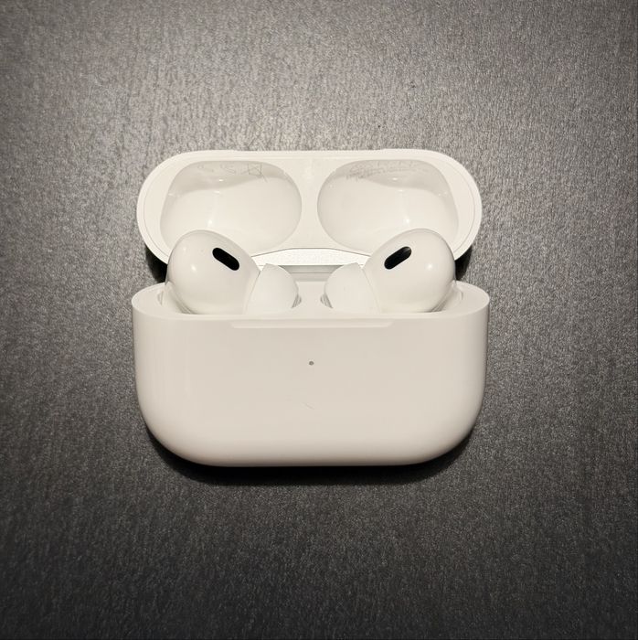 Apple AirPods Pro 2 Gen Lightning