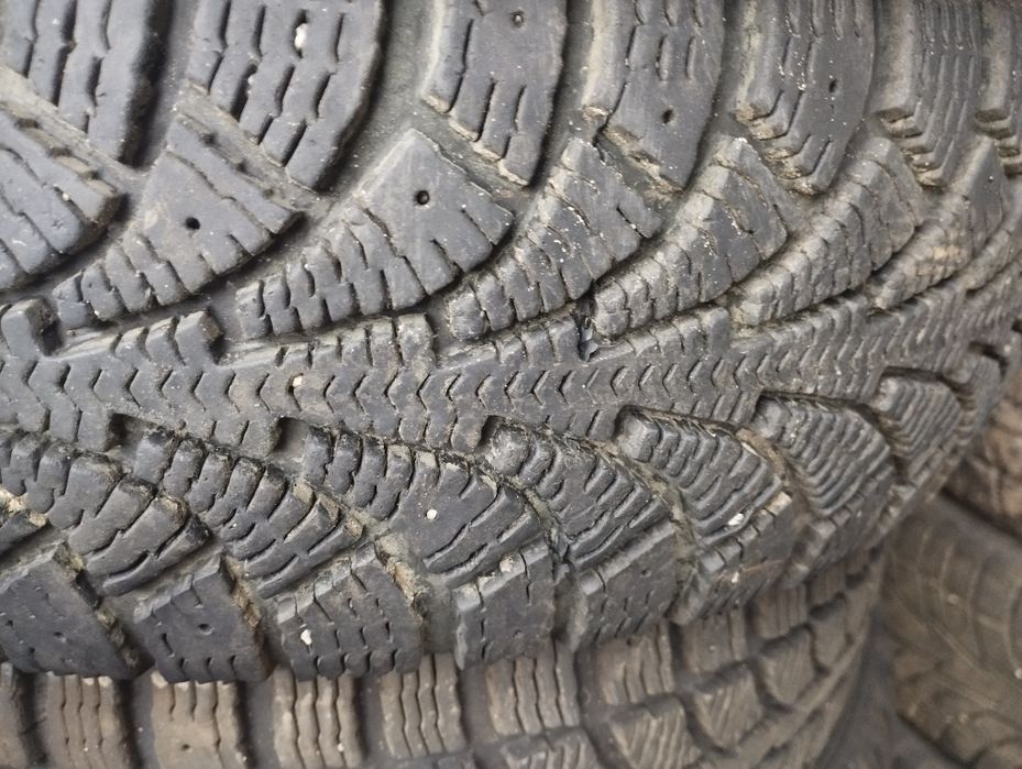 Комплект зимних шин 175/70 R-13