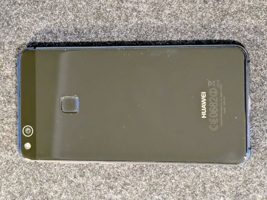 Huawei P10 lite 3/32 czarny + pudełko, ładowarka, etui Surazo