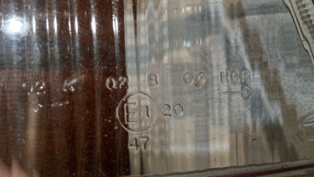 Стекло фары 301-143 776-01 Hella Mercedes