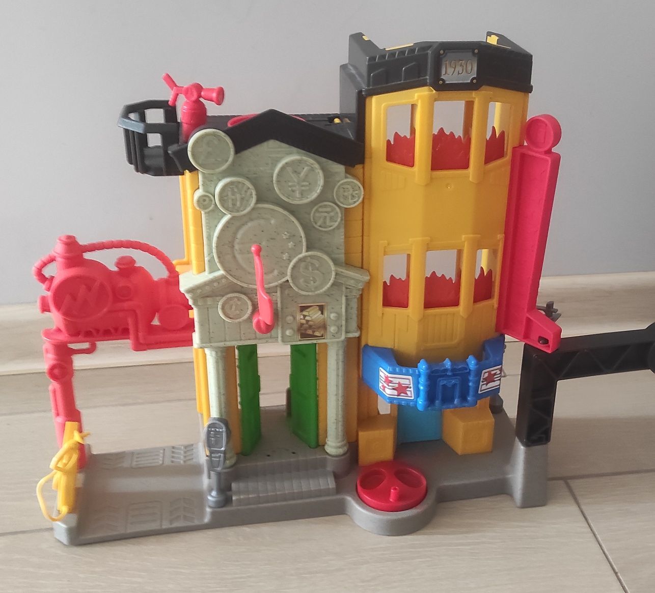 Imaginext miejskie centrum ratunkowe