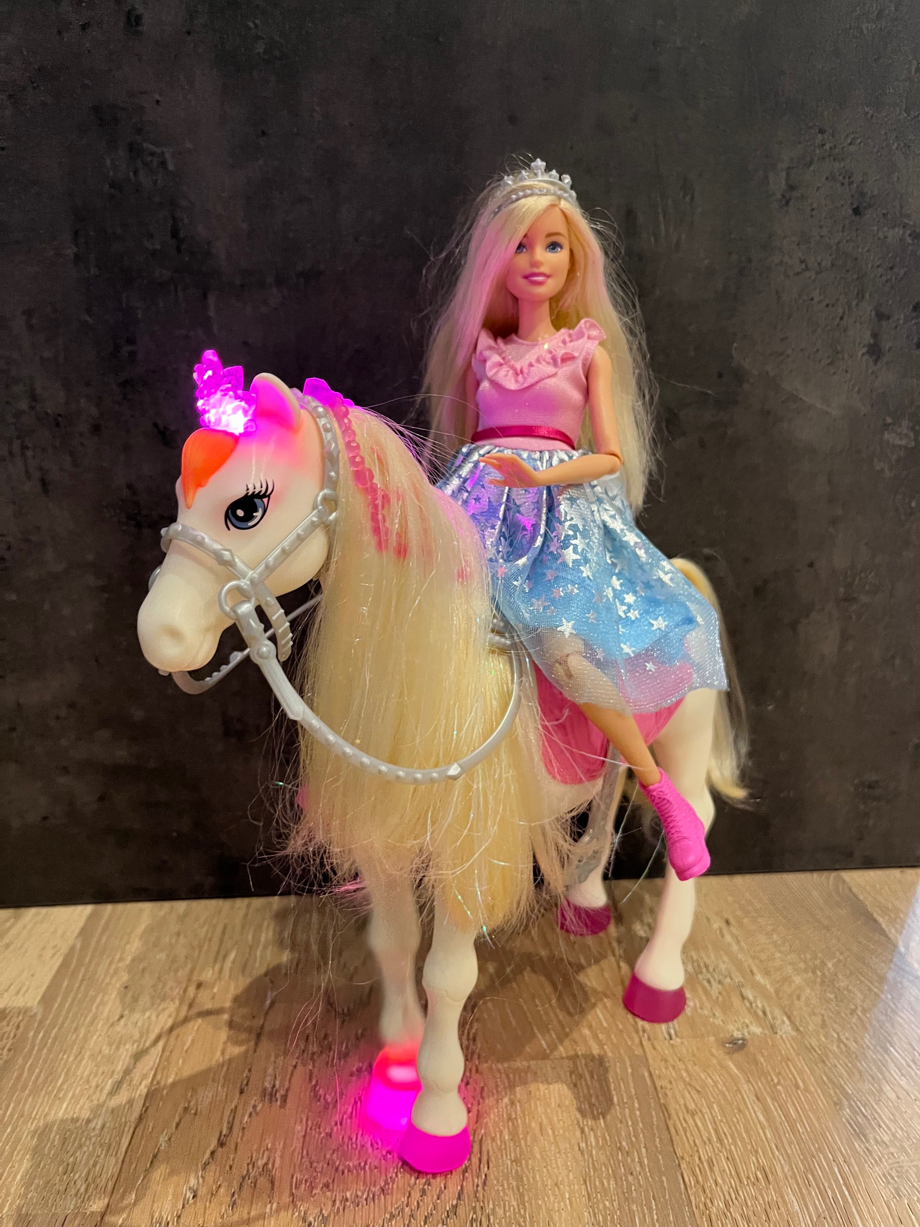 Barbie lalka z figurką koń ze światłem i dźwiękiem
