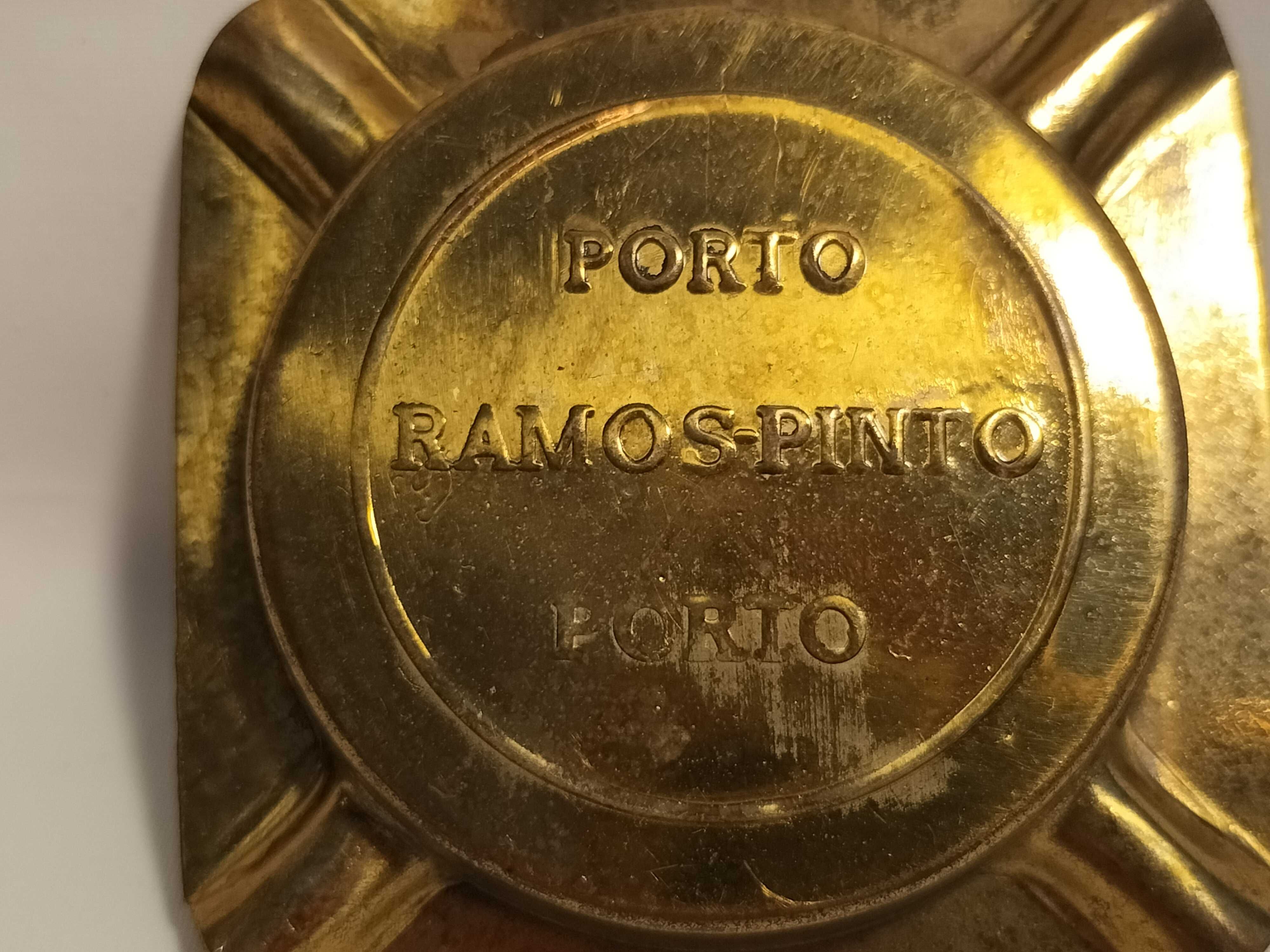 CINZEIRO EM BRONZE  PUBLICITÁRIO AO VINHO DO PORTO 
RAMOS PINTO