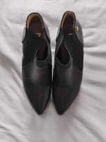 Buty na wysokim obcasie 39