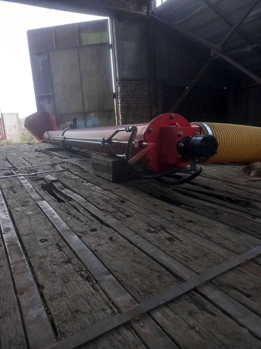 Шнековий навантажувач