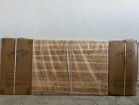 mesa com bancos nova