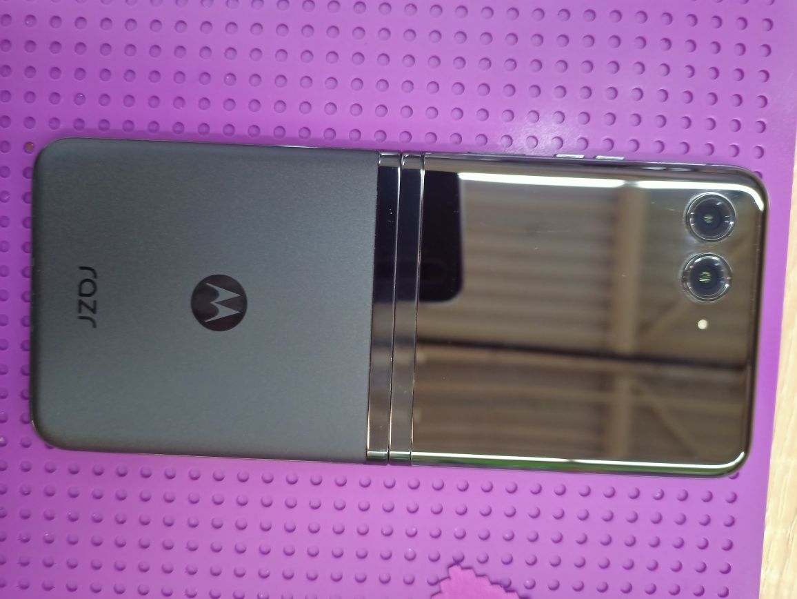 Телефон Motorola Razr 40 Ultra Infinite Black