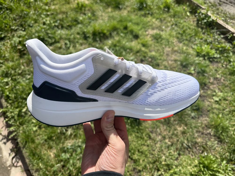 Кросівки Adidas HO0511  EQ21 RUN WHITE/BLACK. Оригінал. (27см, 28,5см)