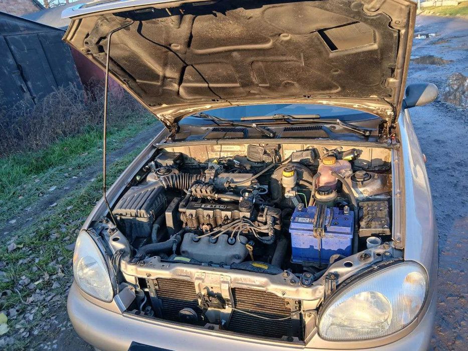 Автомобіль Део-Ланос 1.5 (бензин-газ)