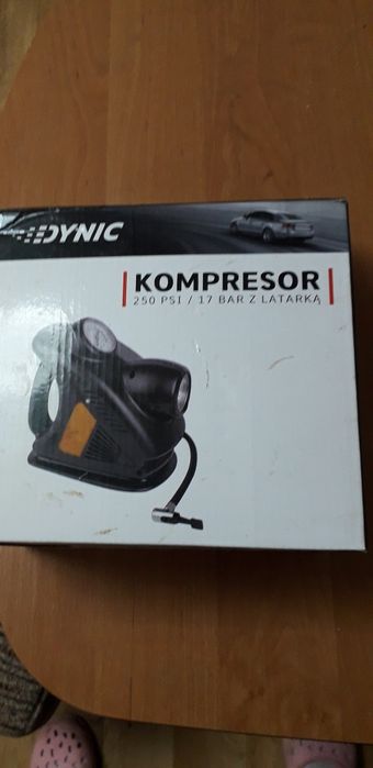 Kompresor z latarką