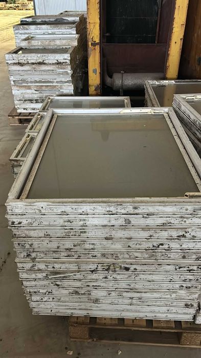 Okna PCV inwentarskie 2 szybowe uchylne 100x80cm z parapetem