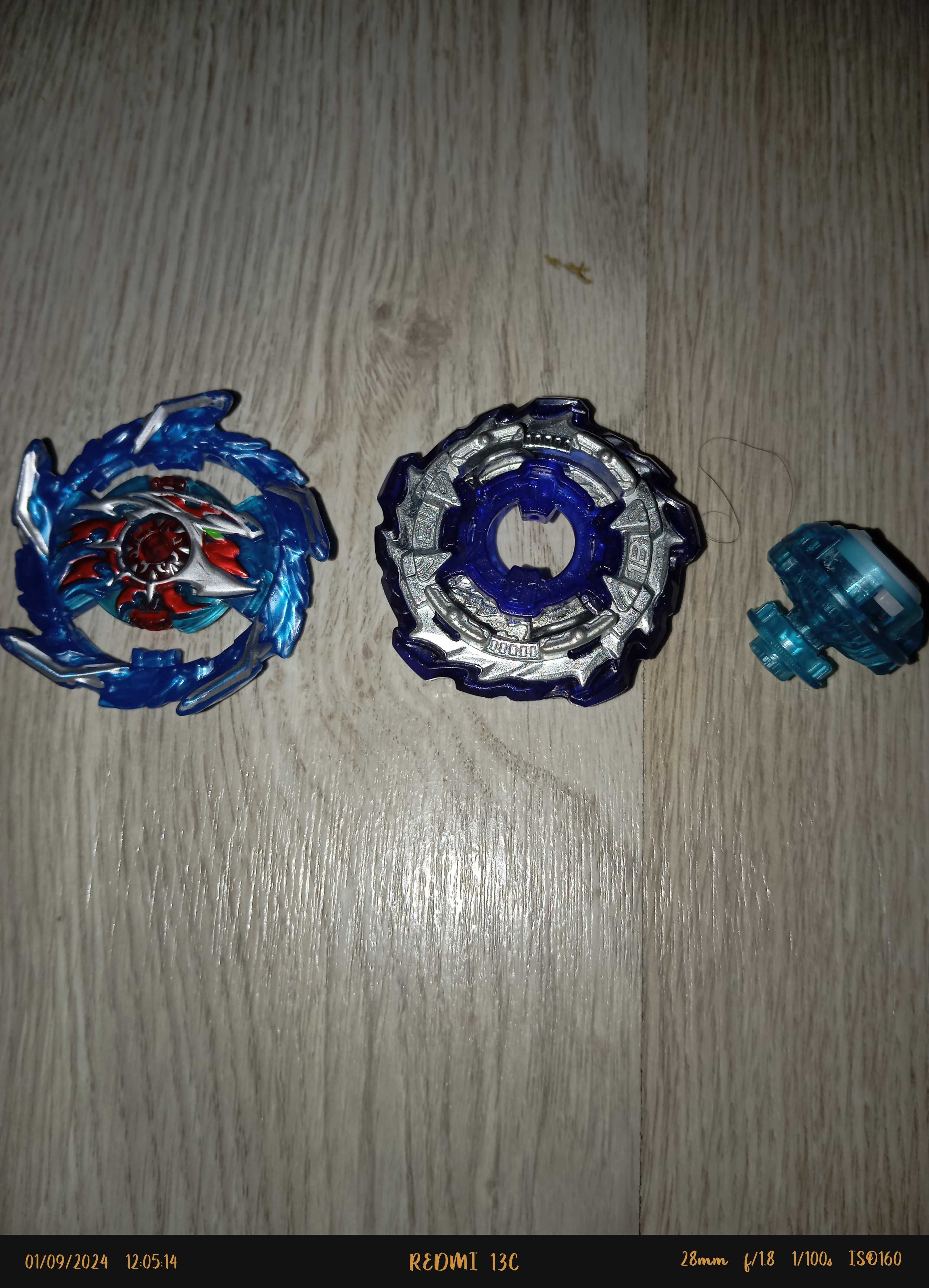 vendo beyblades com 3 lasadores