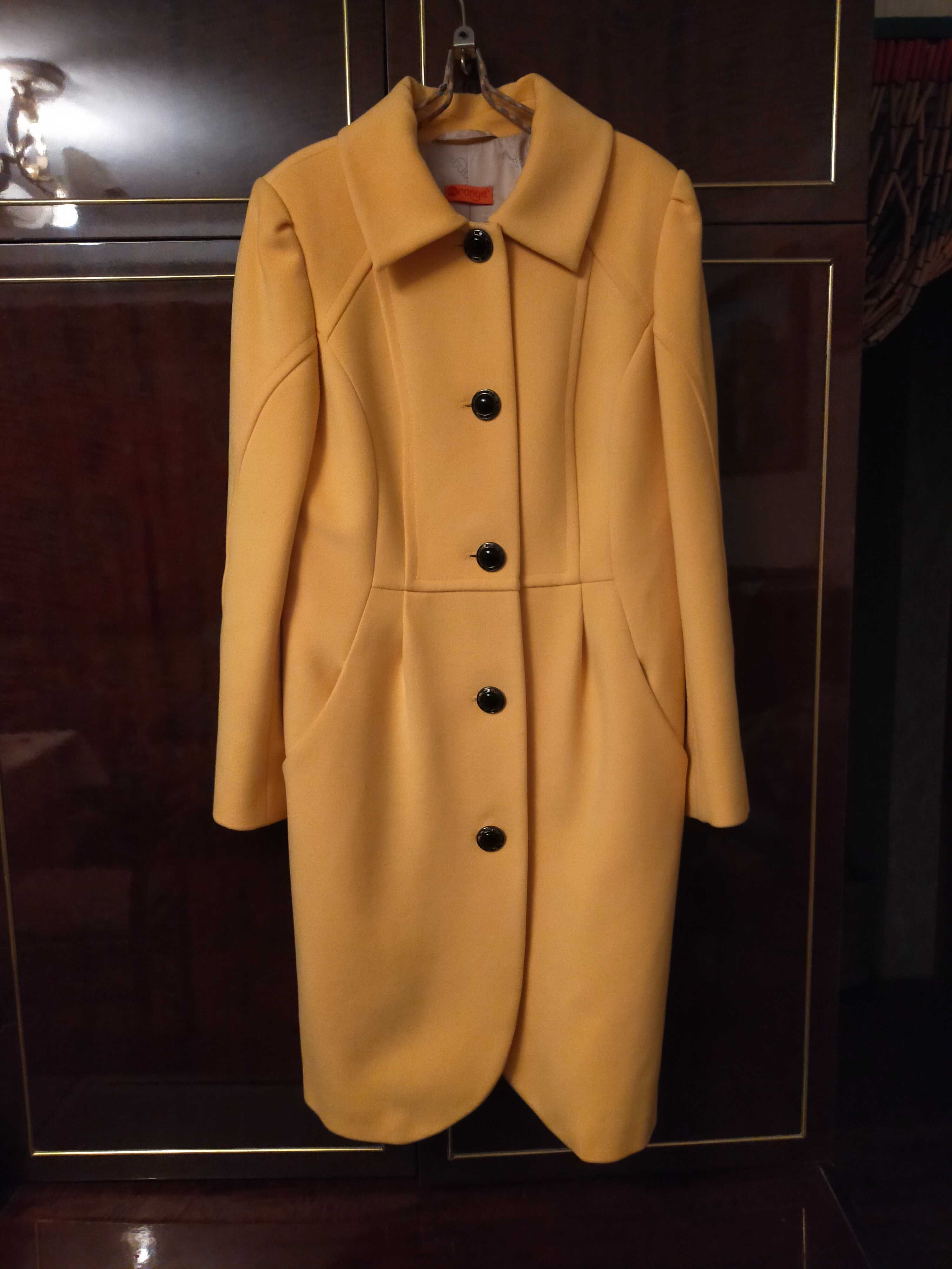 Пальто демисезонне жовтого кольору