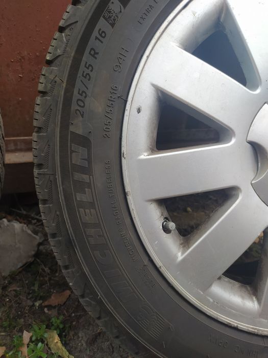 диски Renault із датчиками тиску та шини 205/55/16 зима