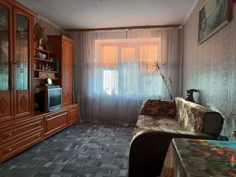 Продаються дві кімнати в гуртожитку