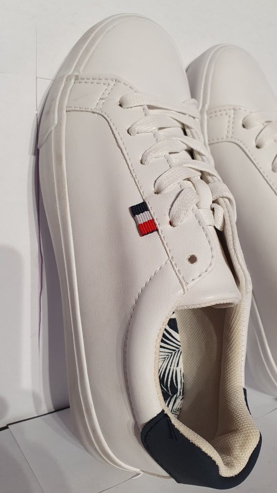Buty nowe damskie sportowe Pier - One białe rozmiar 37