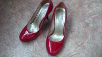 Туфли женские лаковые красные