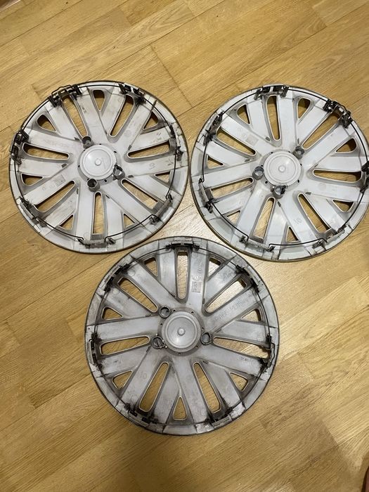 Ковпаки на фольцваген оригінальні R16