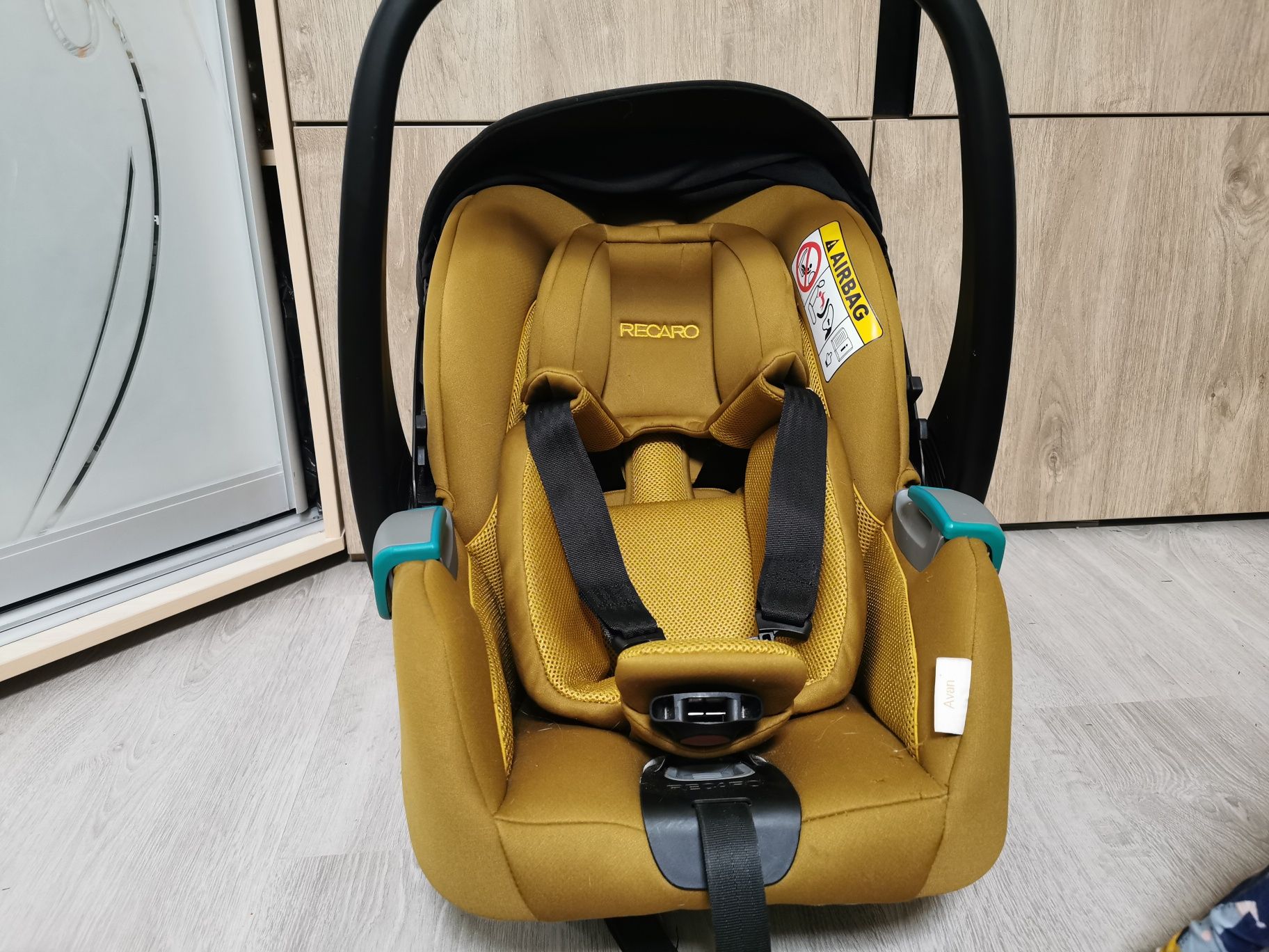 Автокрісло RECARO Avan (Select Sweet Curry)