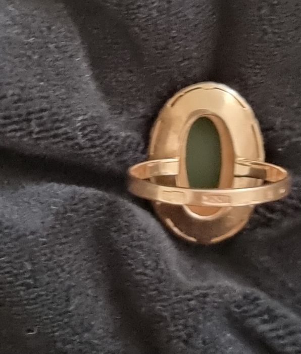 Pierścionek złoty z nefrytem pr.583