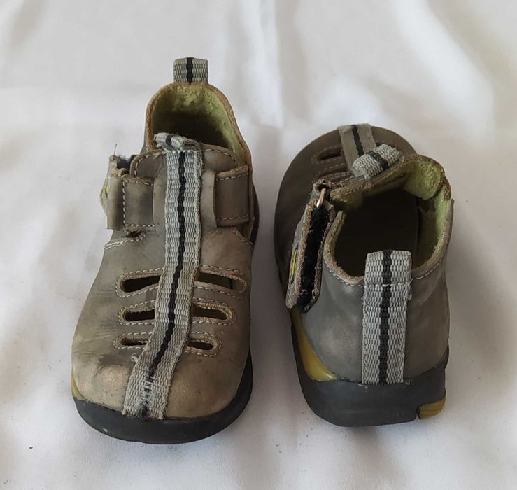 Buty dziecięce – DM’s – sandały