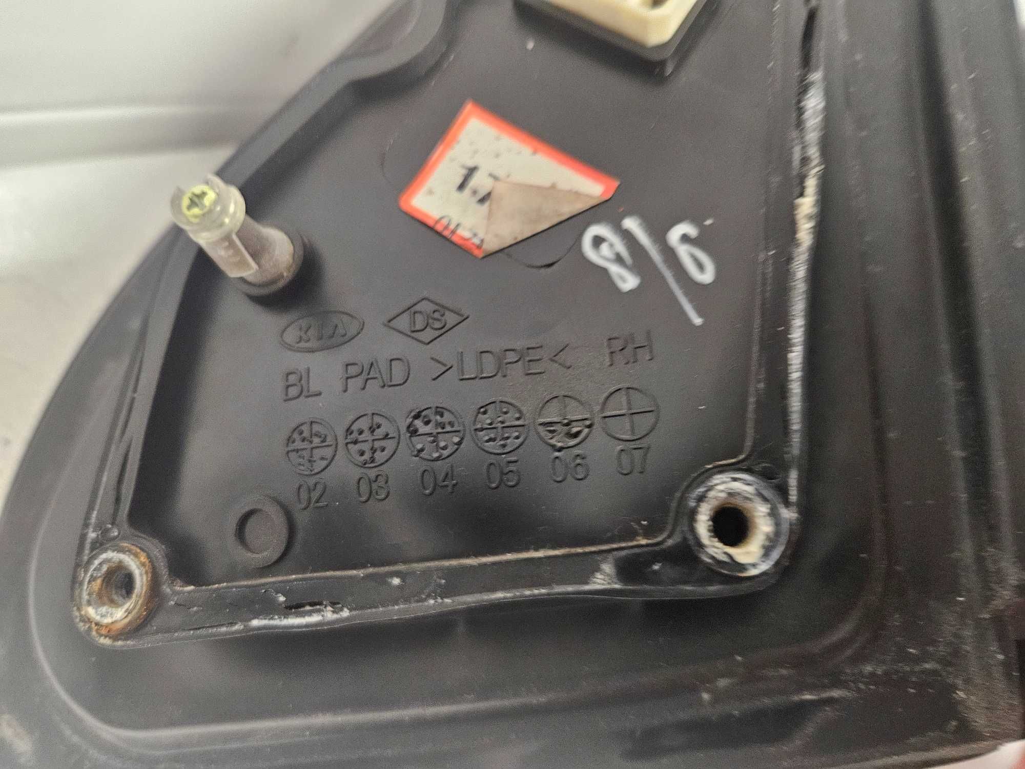 Kia Sorento I lift lusterko prawe ele. 7pin czarne