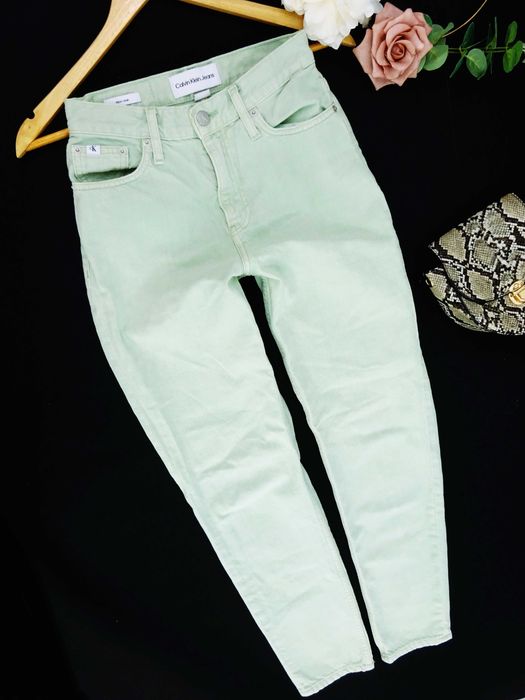 F72 miętowe jeansy damskie Calvin Klein mom fit dzinsy wysokie XS 34