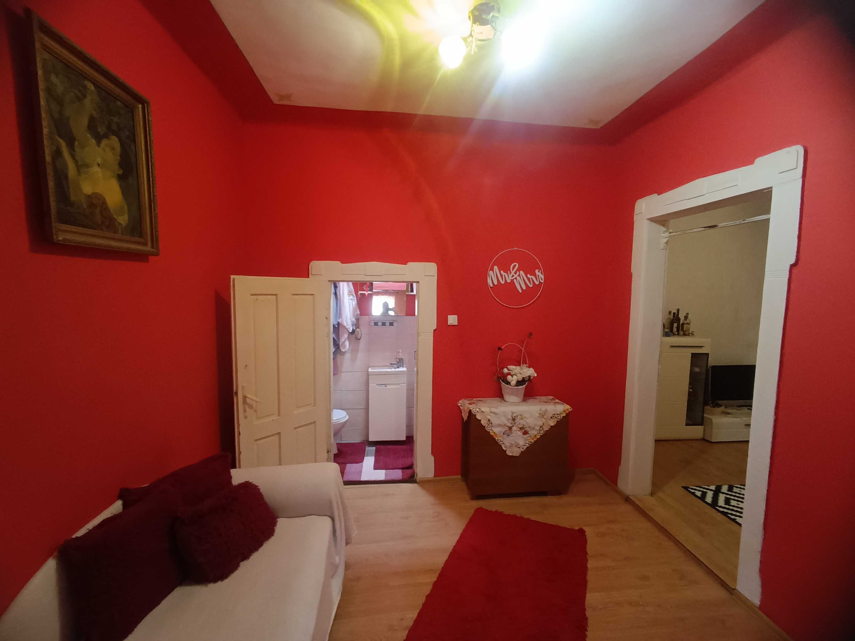 ПРОДАЖ 5-и кімнатного будинку з ремонтом, 10 хв. до центру та басейну!