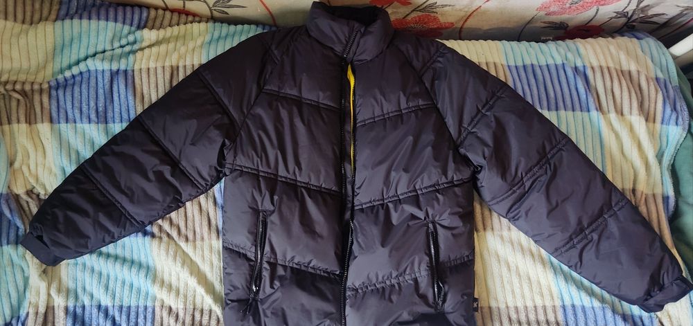Продаю Зимову курточку Staff