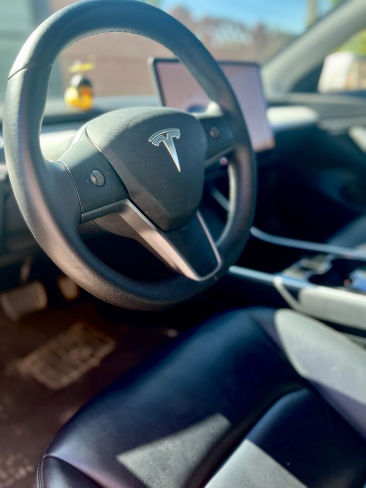 Tesla Model 3 2019 кращий электромобіль