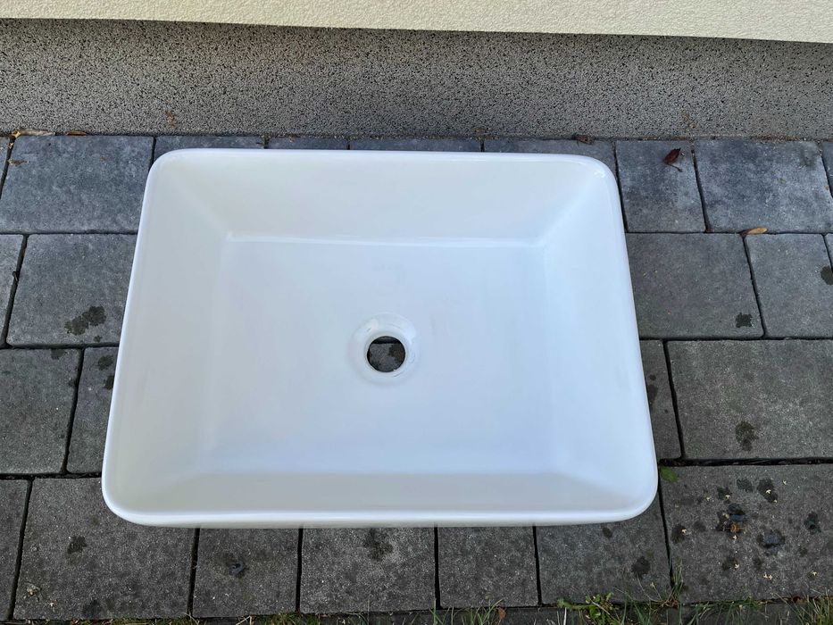 Umywalka nablatowa Invena 48x37cm wysokość 14cm