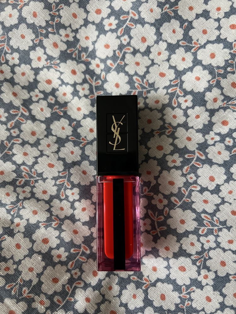 Lipstick vermelho YSL  612