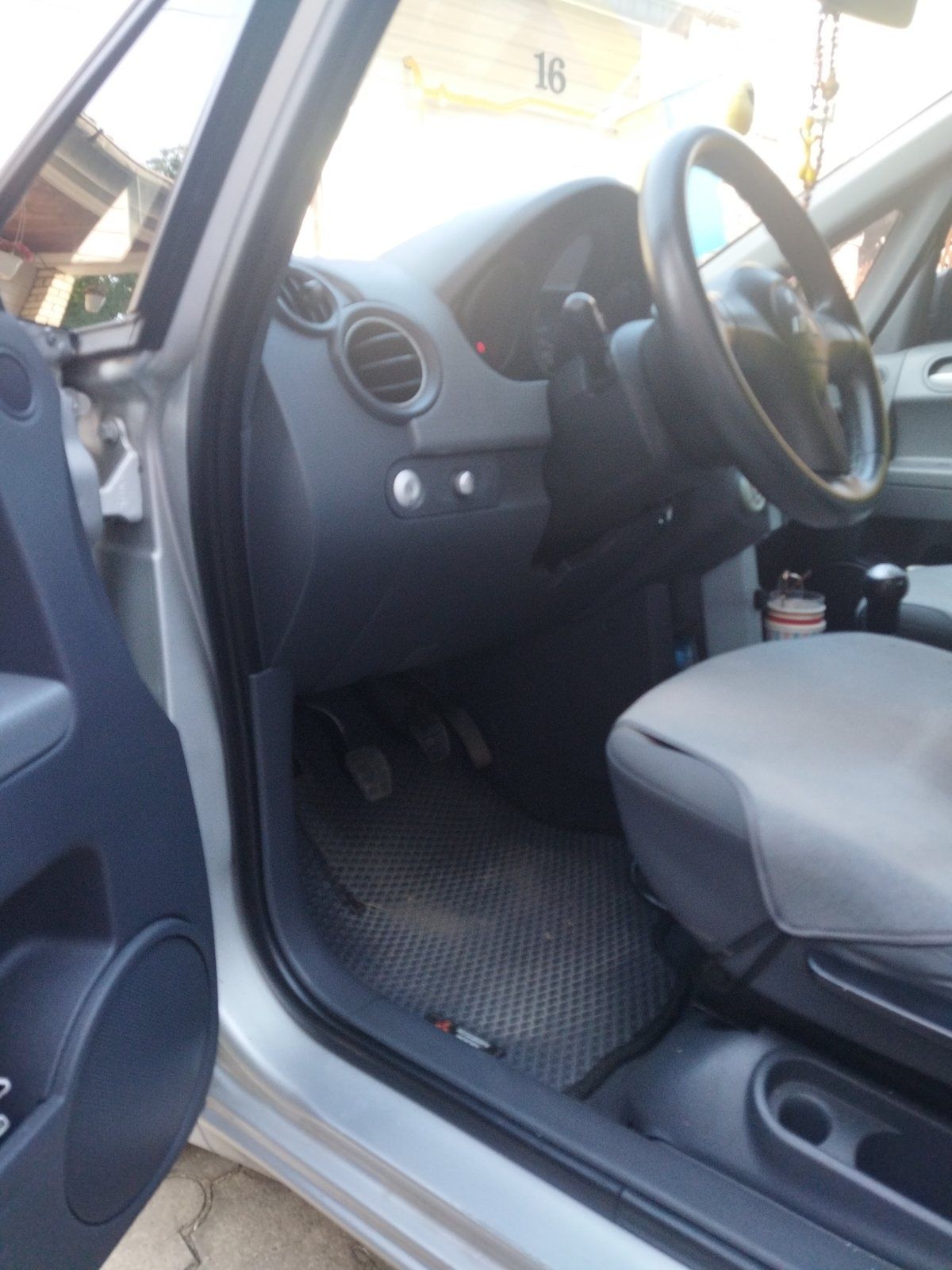 Продам Mitsubishi Colt 1,3 2005