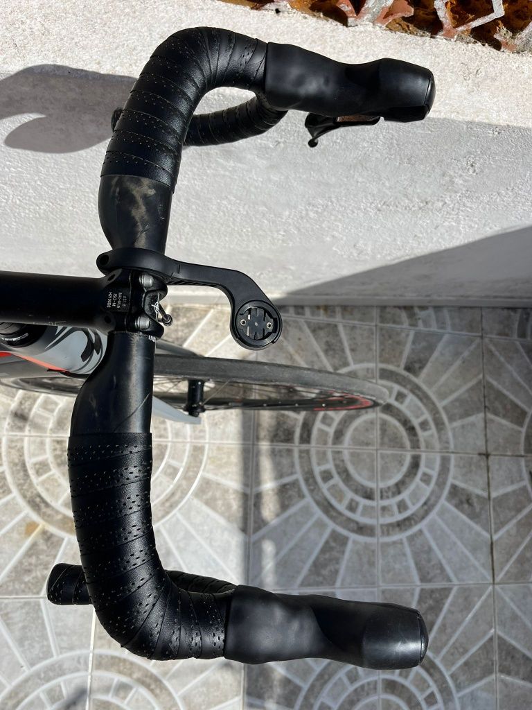 Bicicleta Estrada cube carbono