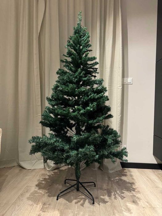 Sztuczna choinka ze stojakiem 180cm