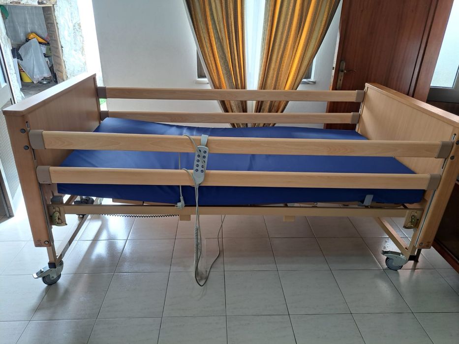 Cama Articulada Elétrica Tecnimoem c/colchao Anti-Escaras - Como Nova