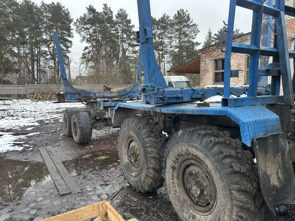 Лісовоз Урал з розпуском