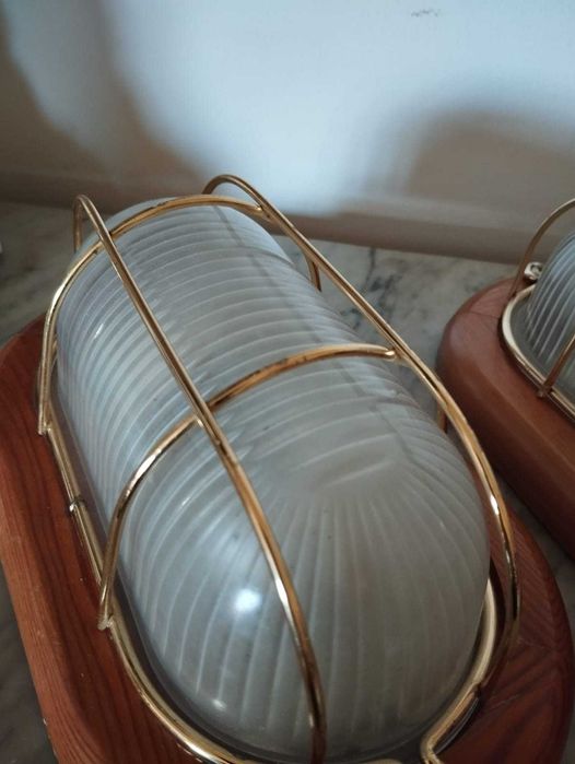 2 Apliques Ovais Madeira Dourado