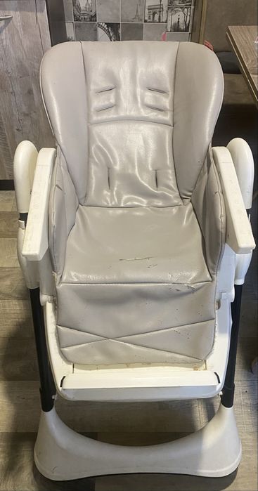 Стільчик для годування CARRELLO